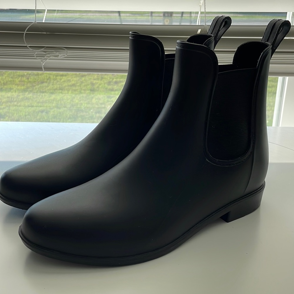 Chelsea rubber rain boots